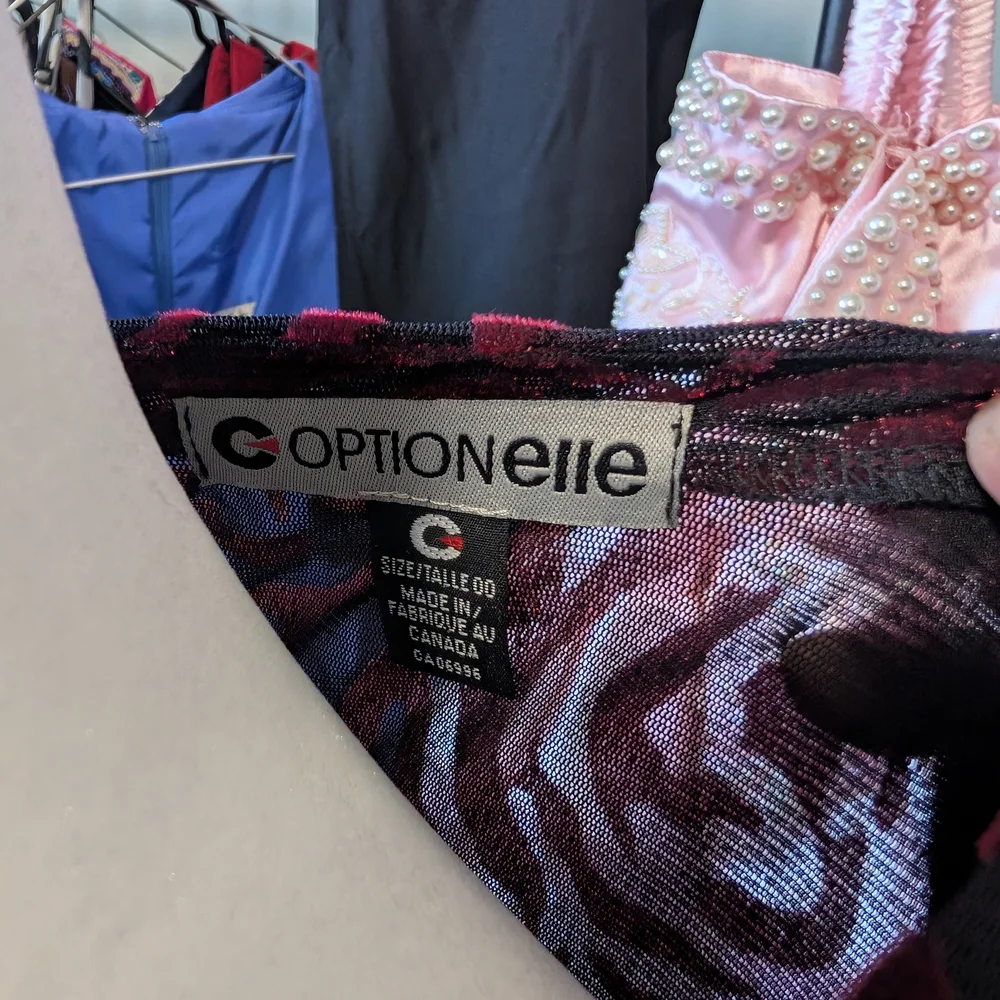 *Sold*Optionelle Red and Black Burnout Velvet Floral Top - Picture 4 of 4